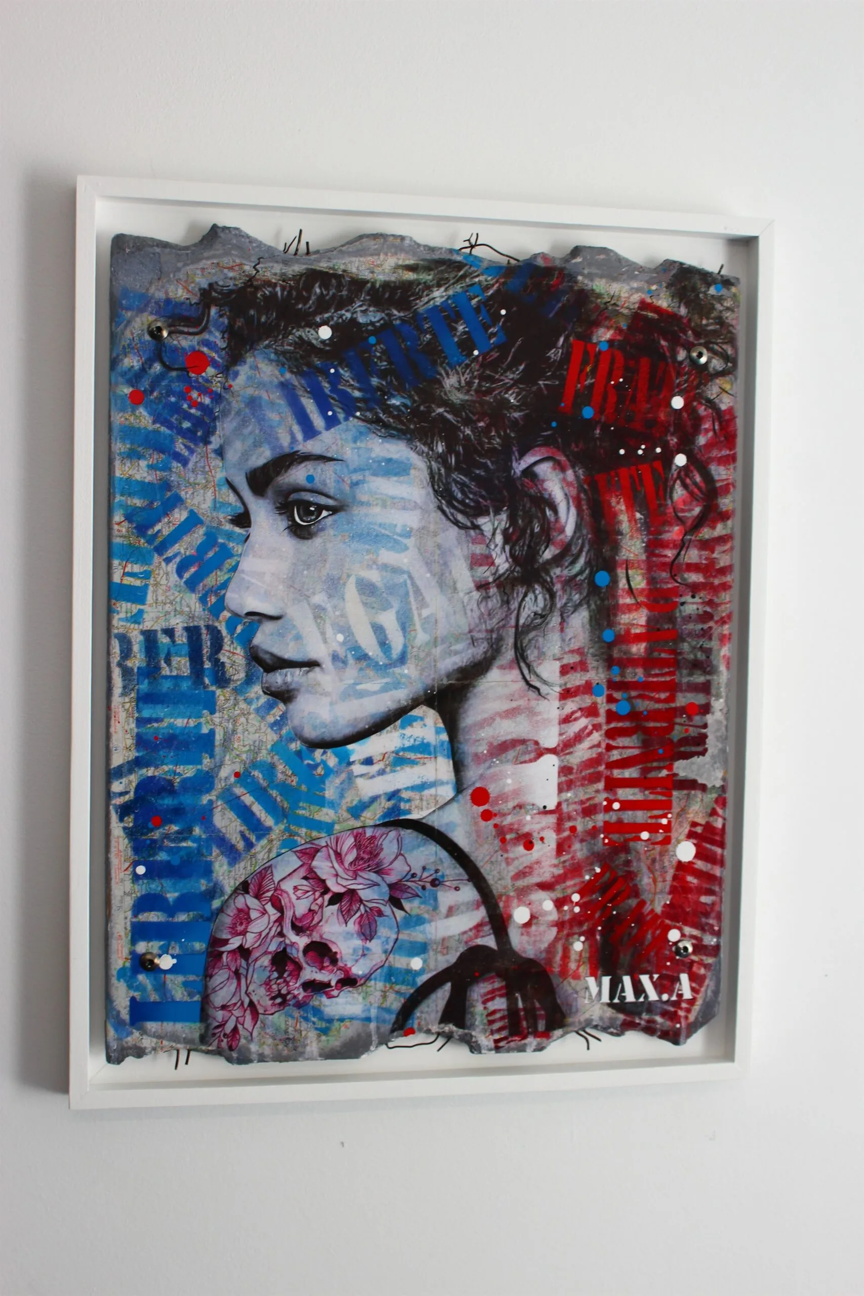 IMG_0194 Portrait artistique moderne en techniques mixtes, bleu et rouge.