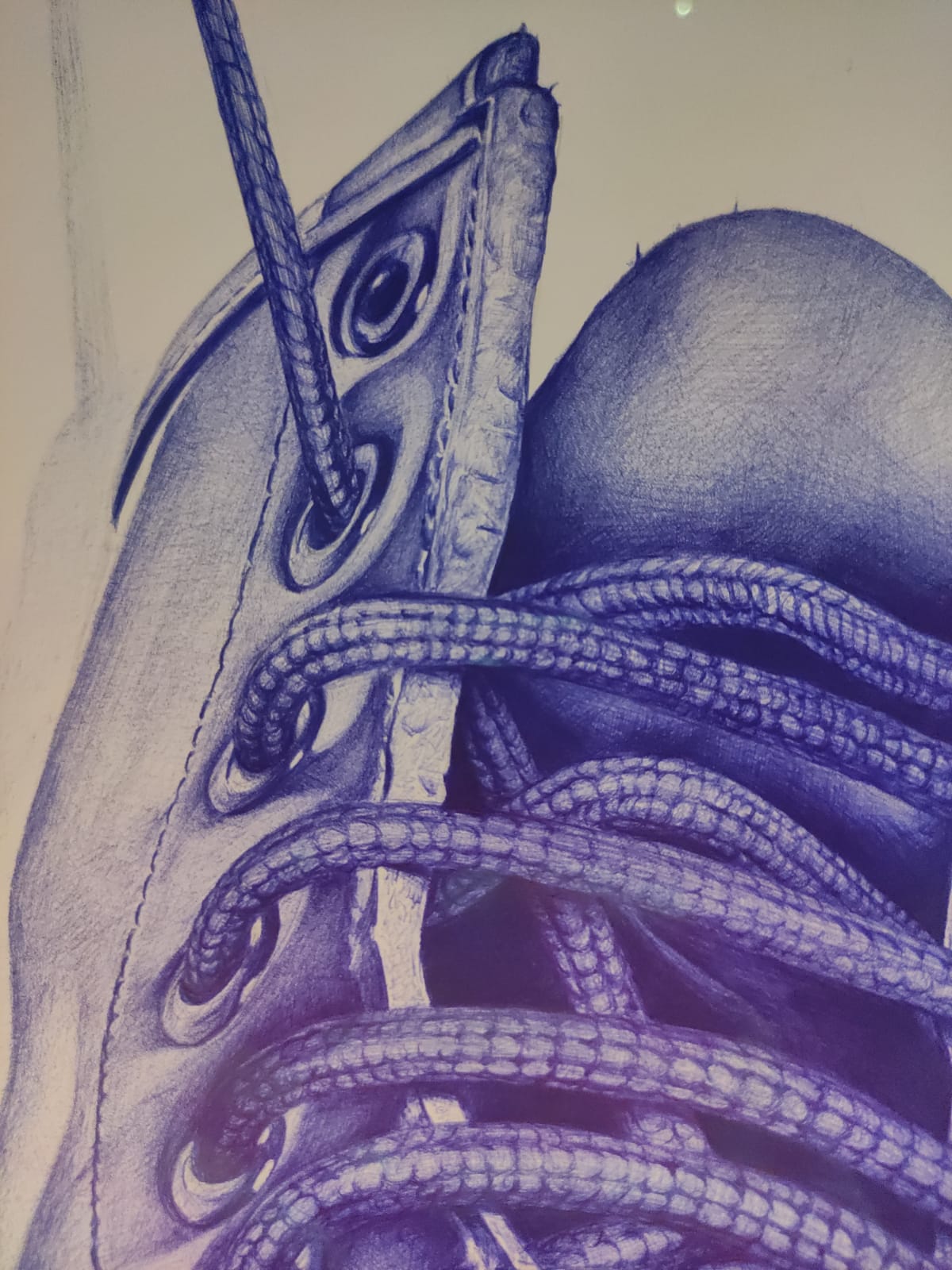 img 20240530 wa0037 Dessin détaillé de chaussure à lacets en bleu.